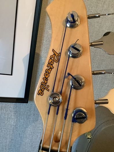 Retrovibe Lefthanded Bass Guitar.(REDUCED!)