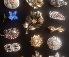 Vintage brooches collection