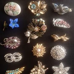 Vintage brooches collection