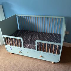 cot / toddler bed