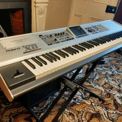 Roland Fantom X8 Digital Piano Synth Keyboard