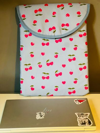 Laptop case cherry