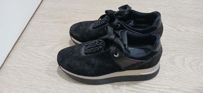 Ladies trainers