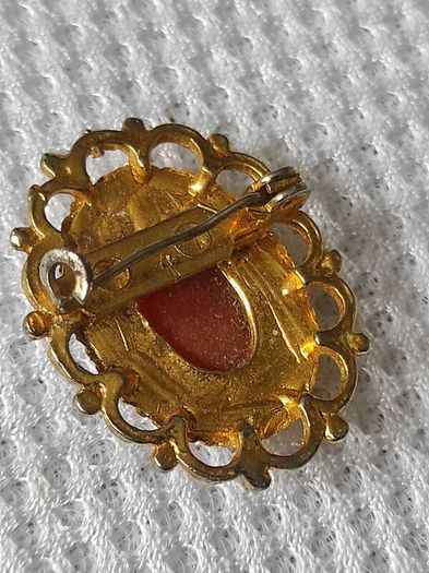 Vintage cameo brooch