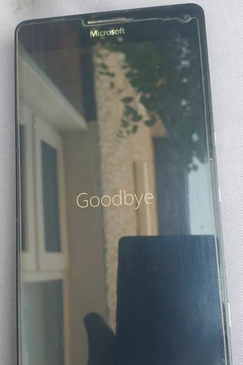 Microsoft Lumia 950XL Mobile Phone (Black).