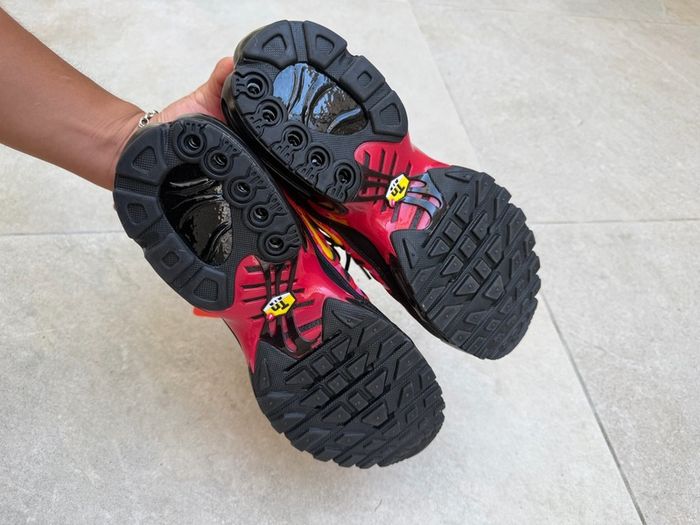 Nike Air Max Plus Supreme University Red DA1472-600
