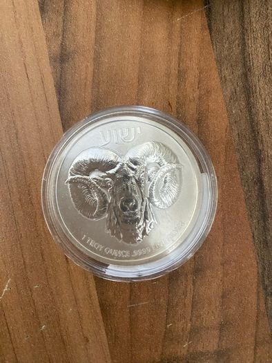 4 silver oz coins & 0.5g gold coin