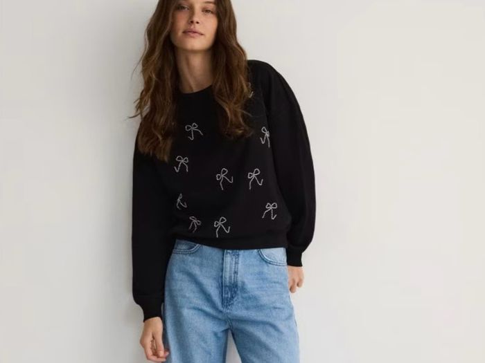 Reserved Bow Sweatshirt - Size L