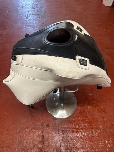 Honda VFR1200f Bagster leather tank cover