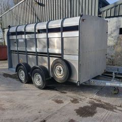 Ivor Williams cattle trailer, Hitachi idlers