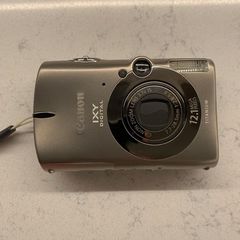 Canon Ixy 2000 IS digital camera