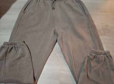 New tracksuit bottom size M