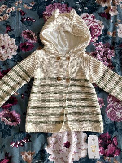 New- baby jumper size 9-12 months