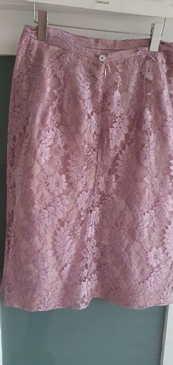 IN VOGUE mauve lace overlay skirt Sz 12 (Fit 10-12UK)