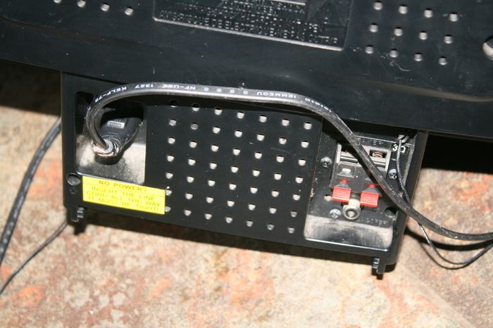 iLuv 4 disk CD player (in working order)