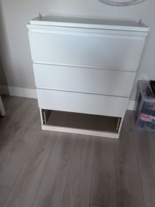 FREE malm set of drawers
