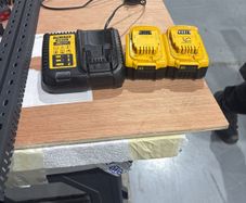 batteries and charger dewalt 5.0Ah