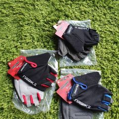 Gym gloves. Fingerless gloves. Cycling gloves. Work gloves. Carpenter gloves. Weightlifting. Workout. Fitness. Bodybuilding