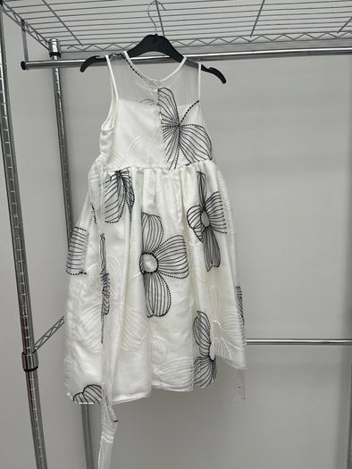 Pippa & Julie girl's dress, Age 6 (Free girls clothes/items for first buyer to offer asking price on this)