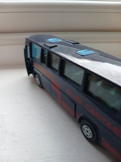 model bus