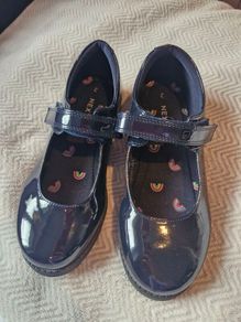 Girls shoes