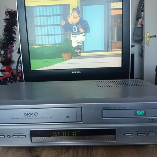 Black Diamond BD250DVC DVD Player and VHS VCR Combo