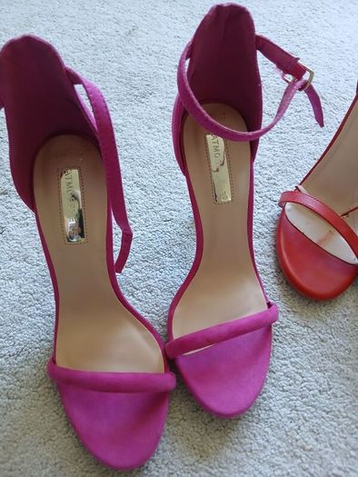 Ladies heels bundle size 4