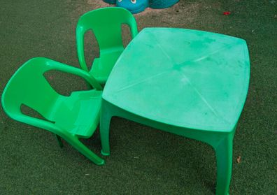 outdoor kids table and chairs