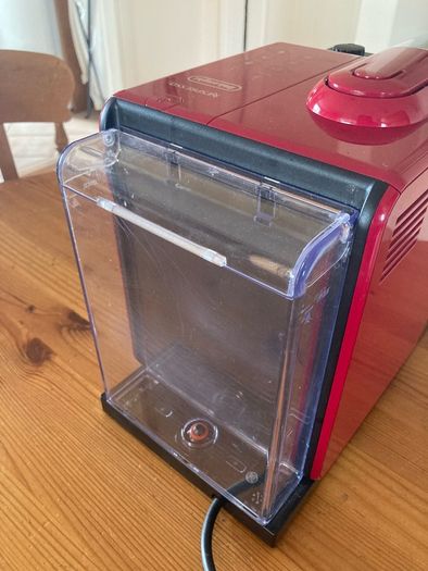 Nespresso DeLonghi Lattissima Touch Red Coffee Machine