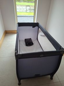 Travel Cot - Bassinet - Changing Table