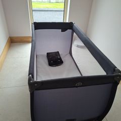 Travel Cot - Bassinet - Changing Table