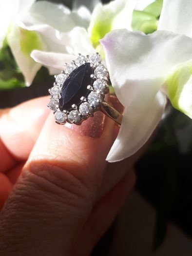 Vintage Gold Sapphire Cluster Ring