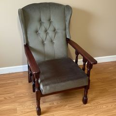 High-Back Tufted Armchair | Excellent Condition