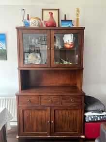 Display cabinet with drawers