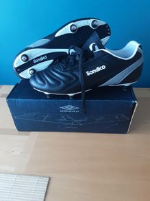Football boots NEW size uk9 leather. (Were 40e)