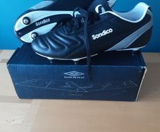 Football boots NEW size uk9 leather. (Were 40e)