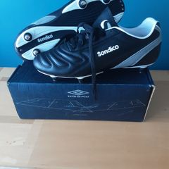 Football boots NEW size uk9 leather. (Were 40e)