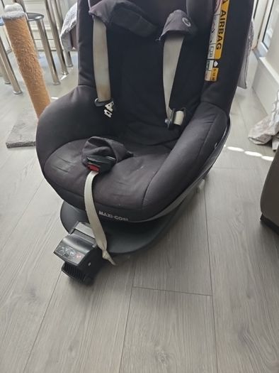 childs car seat
