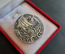 Viking Longship Brooch Metal Nautical Pin Scandinavian Style Mid-Century Jewelry Celtic Norse Dragon Boat Broach