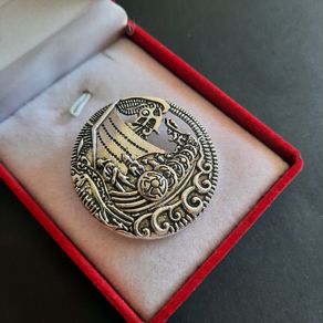 Viking Longship Brooch Metal Nautical Pin Scandinavian Style Mid-Century Jewelry Celtic Norse Dragon Boat Broach