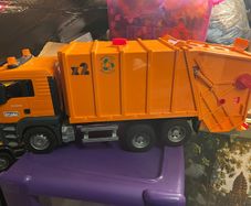 Bruder recycling truck