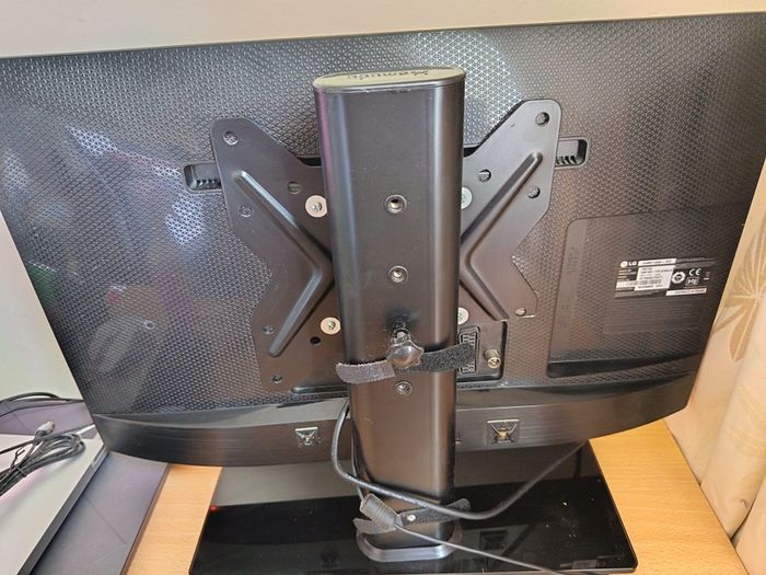 LG 24 inch TV - Saorview