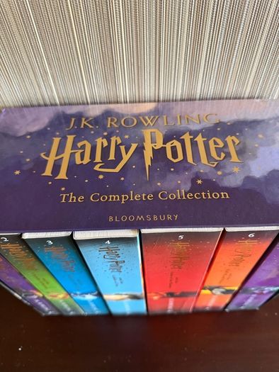 Harry Potter - The Complete Series Box Set. Paperbacks. Bloomsbury.