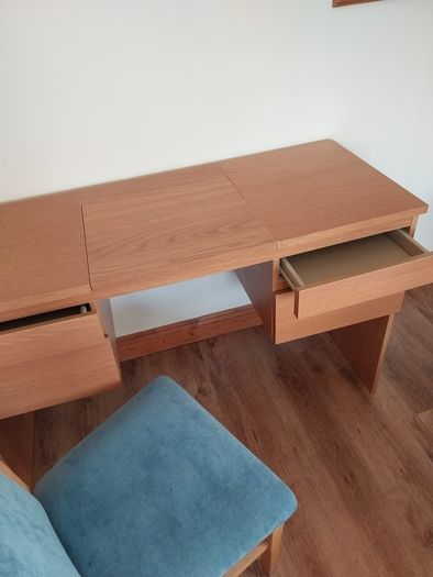 Computer desk