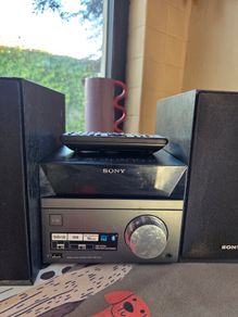 Sony CMT SBT40D Micro Hi Fi System with Remote