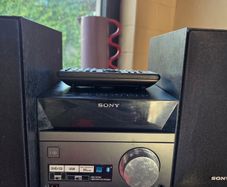 Sony CMT SBT40D Micro Hi Fi System with Remote