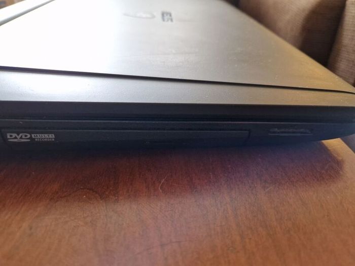 Asus Laptop - 8gb Ram / I7 / 1tb Ssd