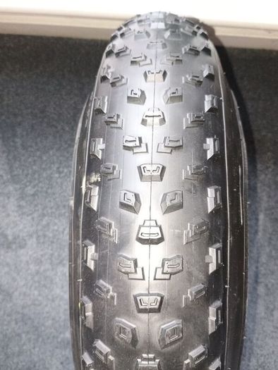 20 x 4 Fat tyre