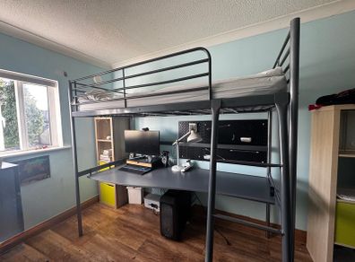 IKEA svarta loft bed with desk 90x200 cm