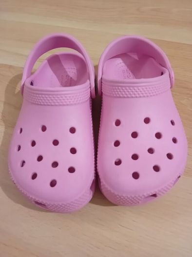 Crocs Size C9